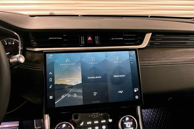 Certified 2022 Jaguar XF R-Dynamic SE AWD/4WD image 5