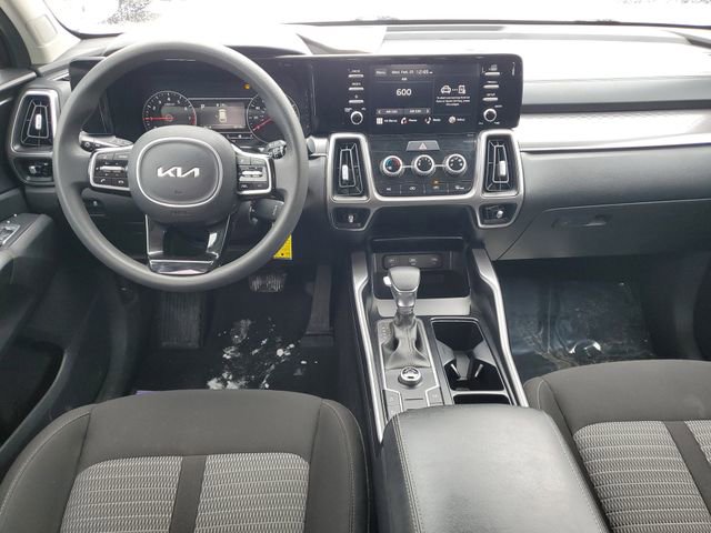 Used 2023 Kia Sorento LX image 22
