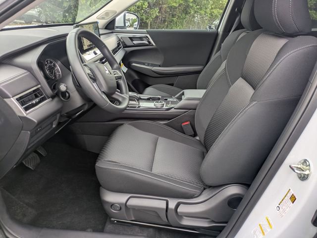 New 2025 Mitsubishi Outlander ES image 15
