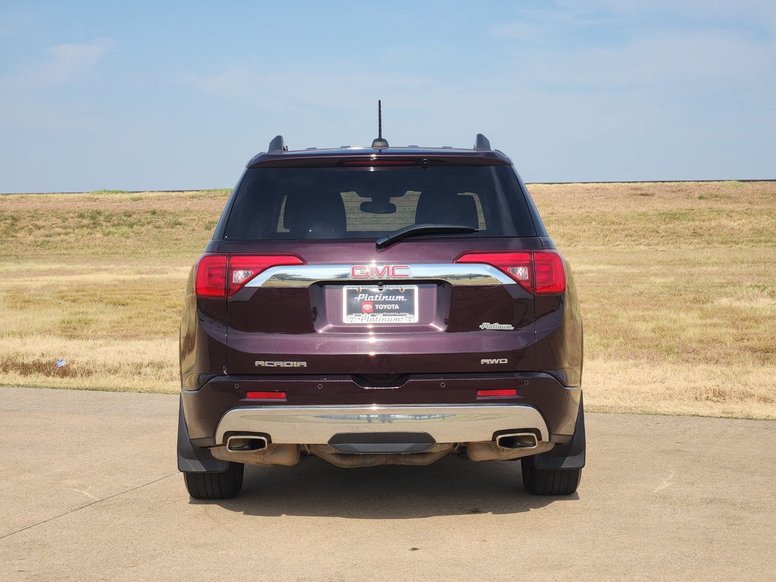 Used 2017 GMC Acadia Denali AWD/4WD image 8