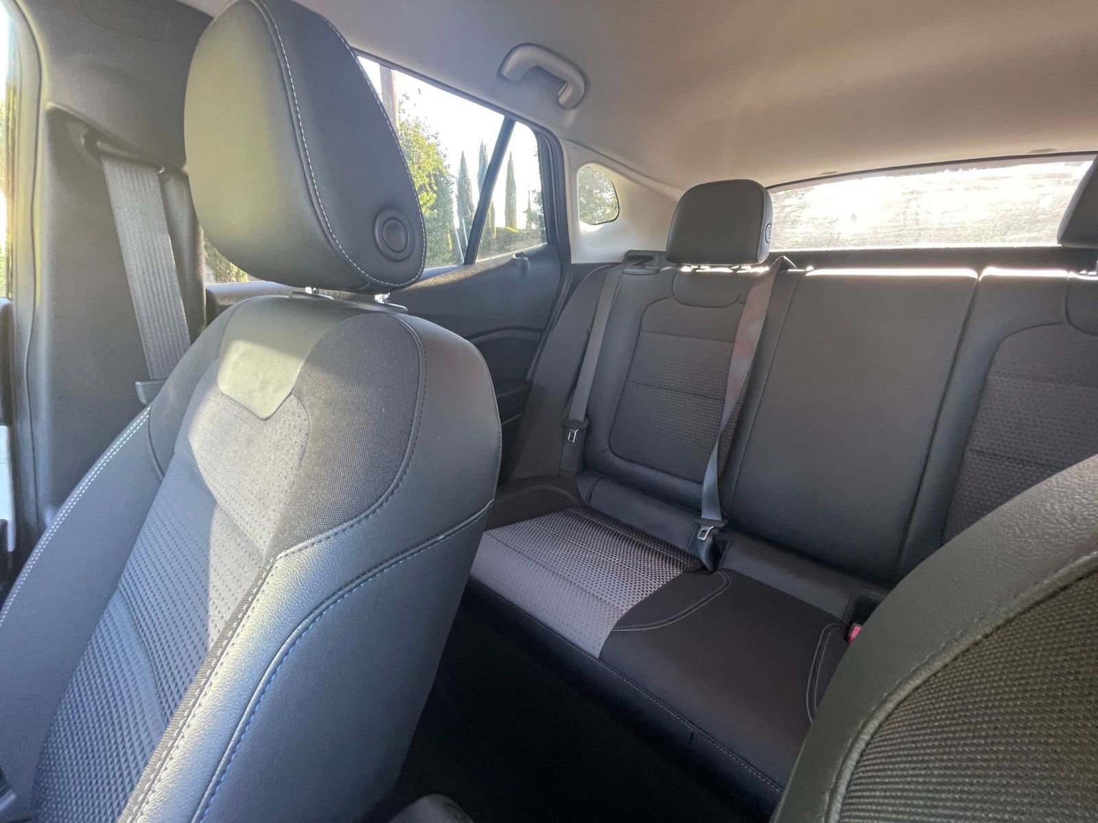 Used 2025 Chevrolet Trax LT image 38