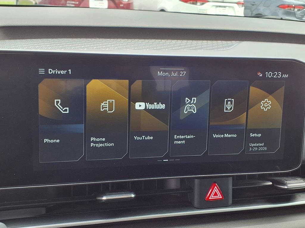 Used 2025 Kia Carnival EX FWD image 33