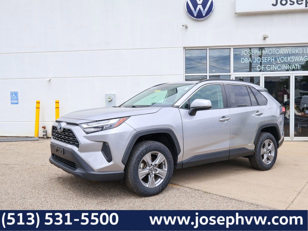 Used 2022 Toyota RAV4 XLE w/ Convenience Package AWD/4WD image 1