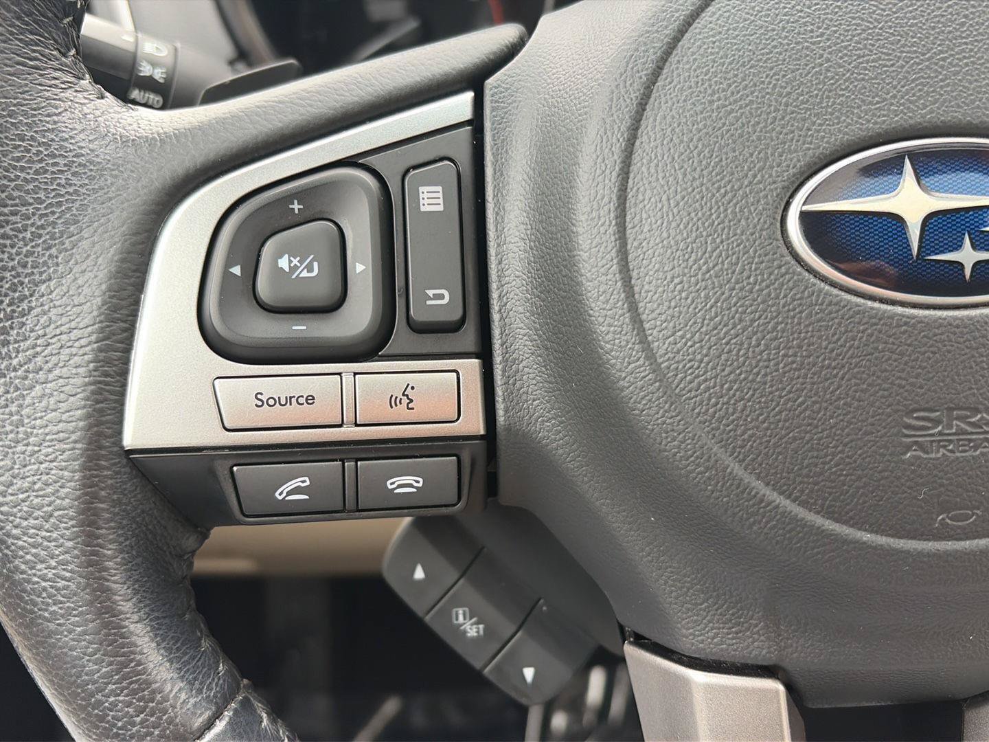Used 2017 Subaru Outback 2.5i Limited AWD/4WD image 7