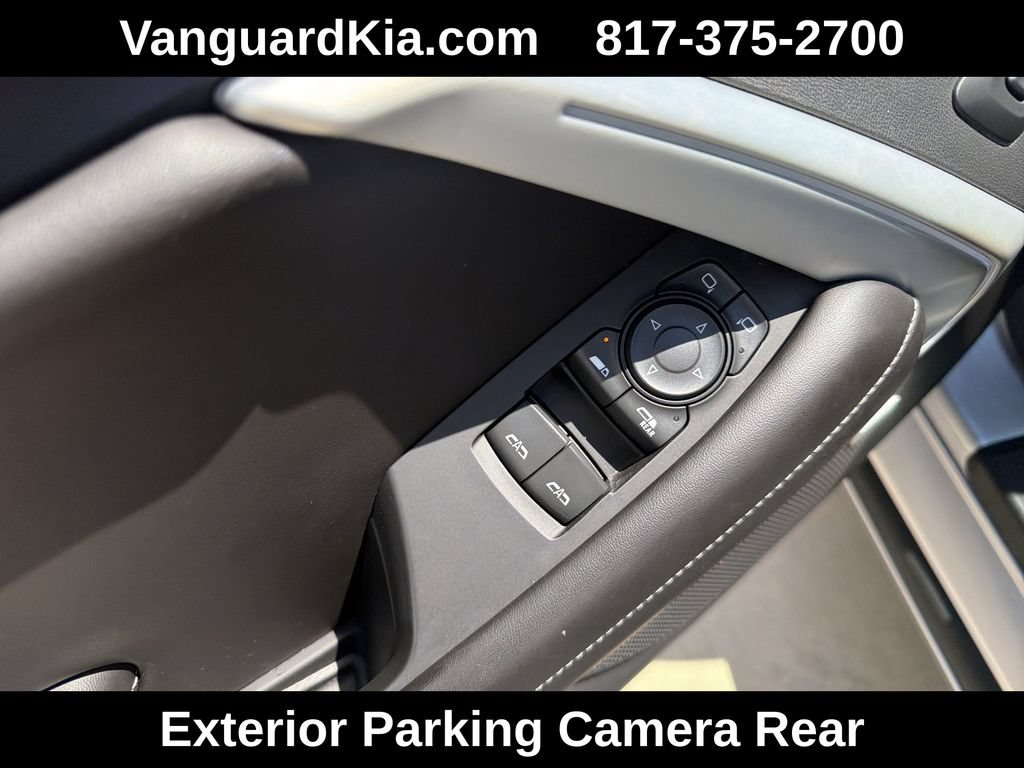 Used 2018 Chevrolet Camaro LT RWD image 17