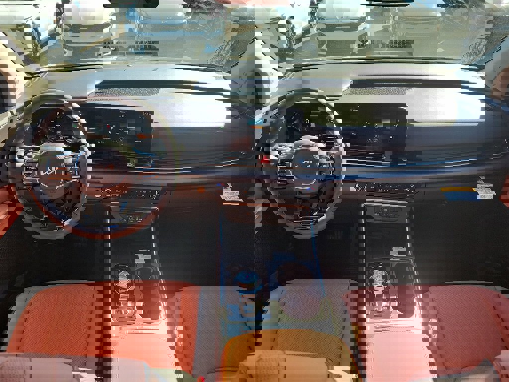 New 2026 Kia Carnival EX image 18