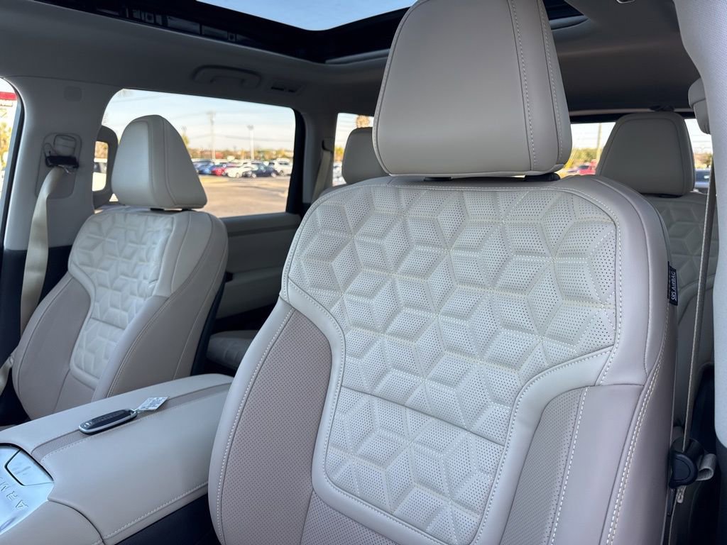 New 2026 Nissan Armada Platinum image 11