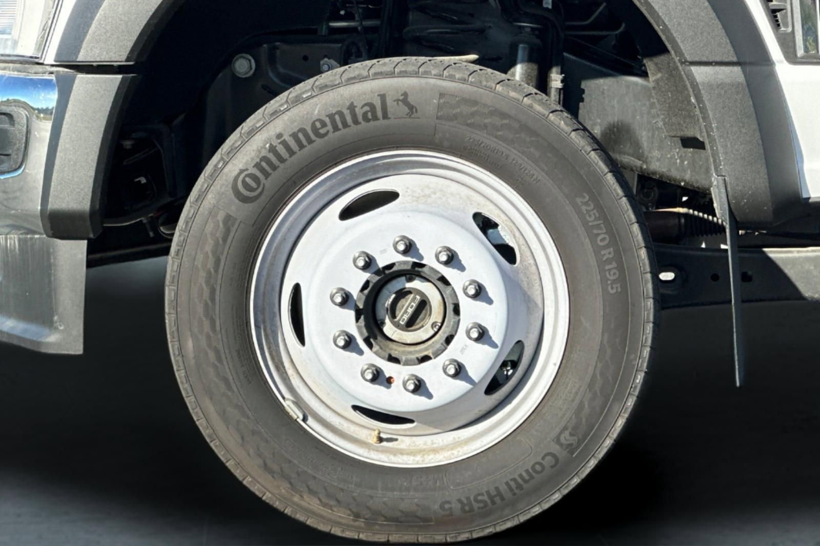 New 2025 Ford F550 4x4 Regular Cab Super Duty image 30