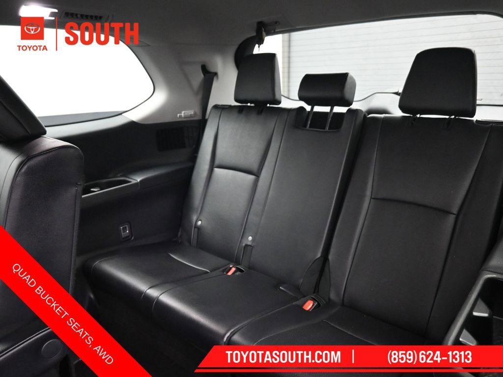 Used 2025 Toyota Grand Highlander AWD image 30