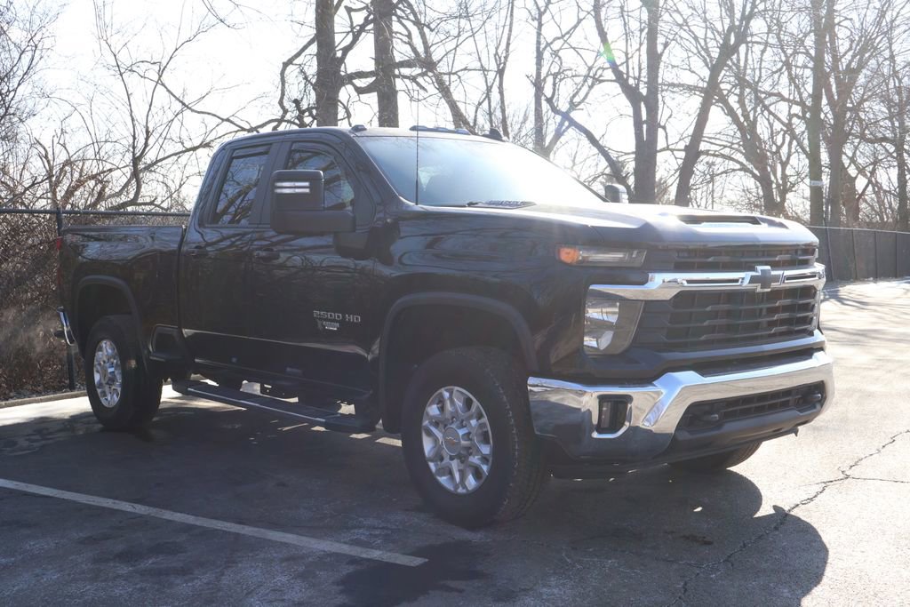 Used 2024 Chevrolet Silverado 2500 LT w/ Convenience Package image 10