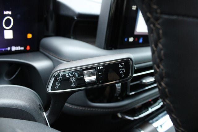 New 2026 Lincoln Aviator Reserve AWD/4WD image 15