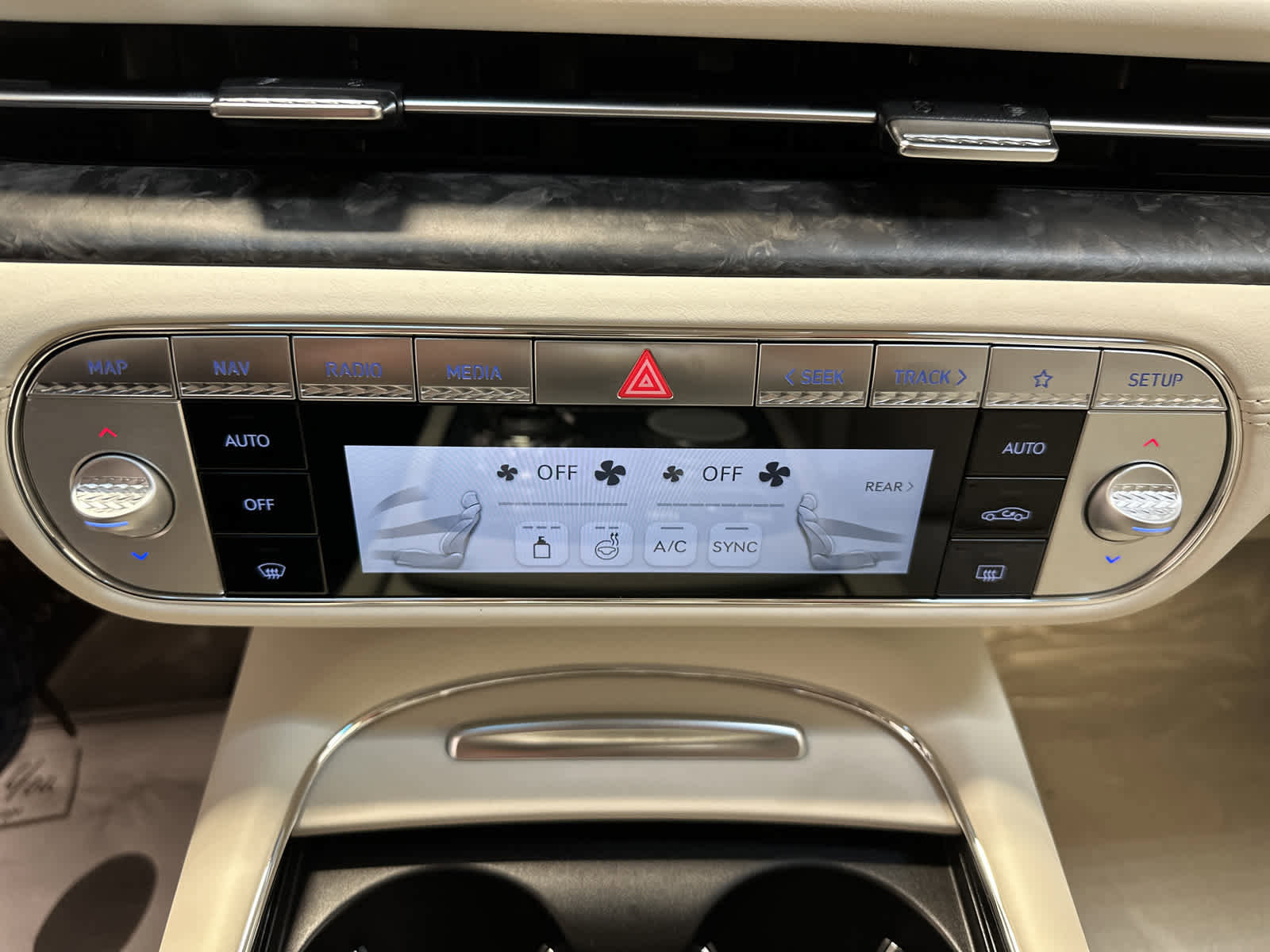 New 2024 Genesis G90 3.5T image 18