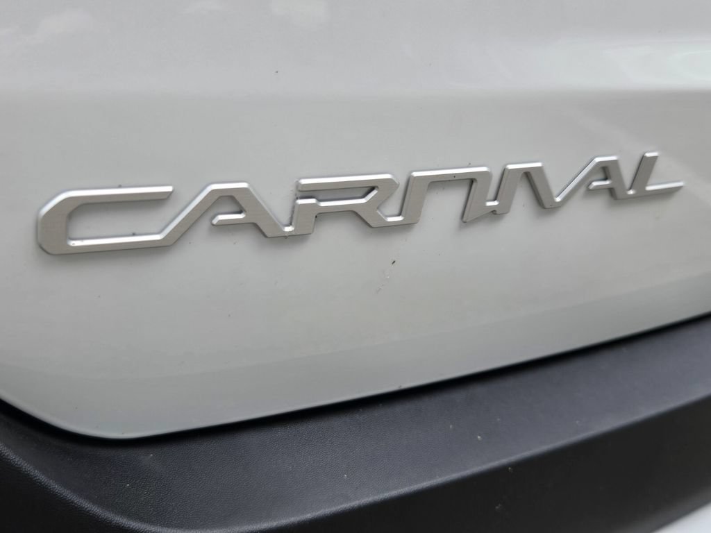 New 2027 Kia Carnival LXS FWD image 6