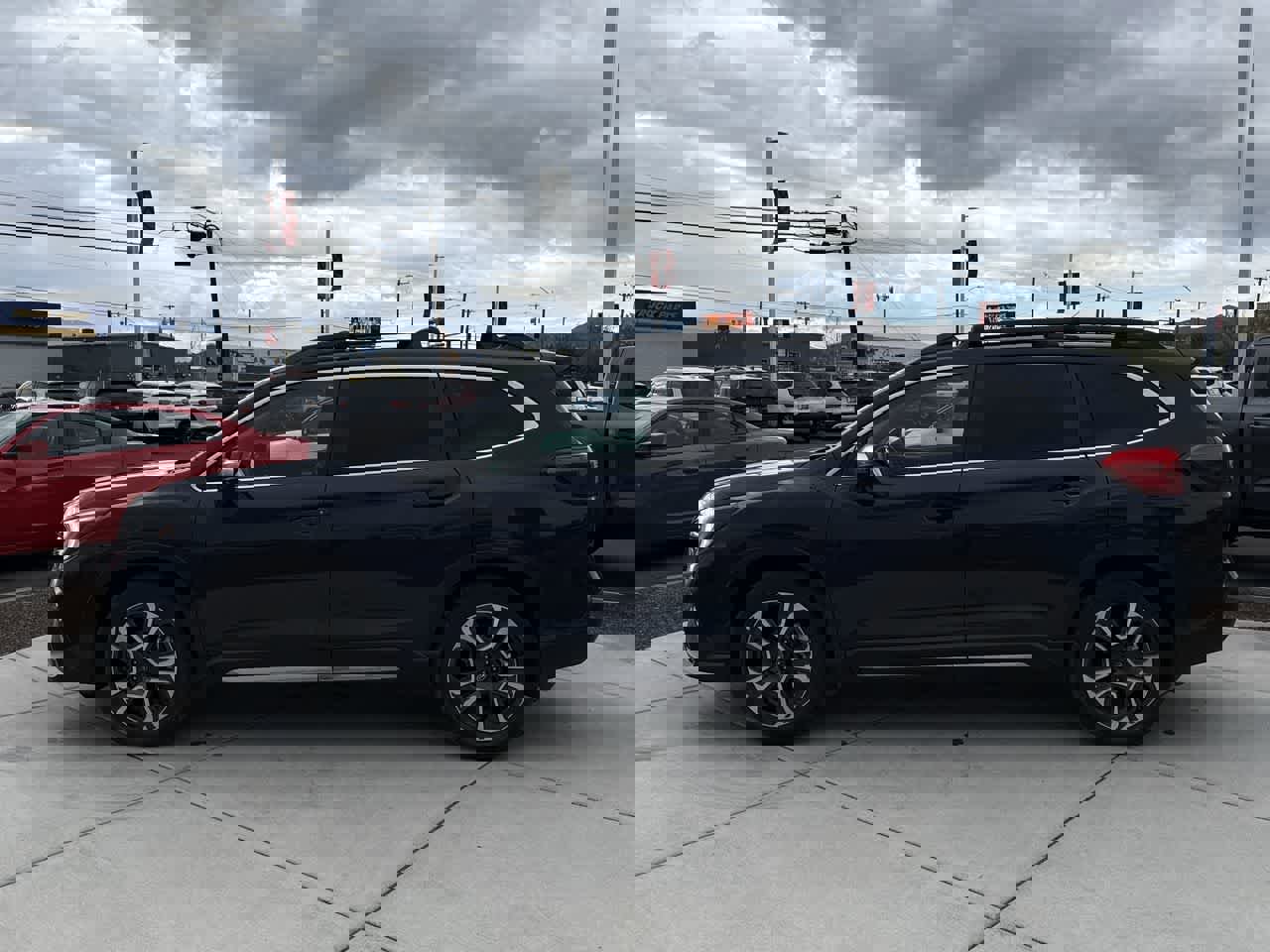 Used 2023 Subaru Ascent Limited w/ Technology Package image 2