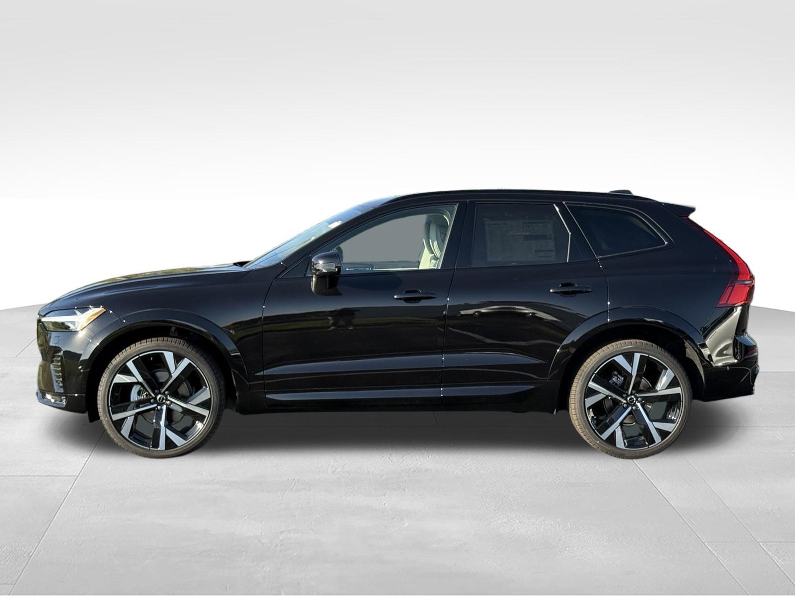 New 2027 Volvo XC60 B5 Ultra AWD/4WD image 2