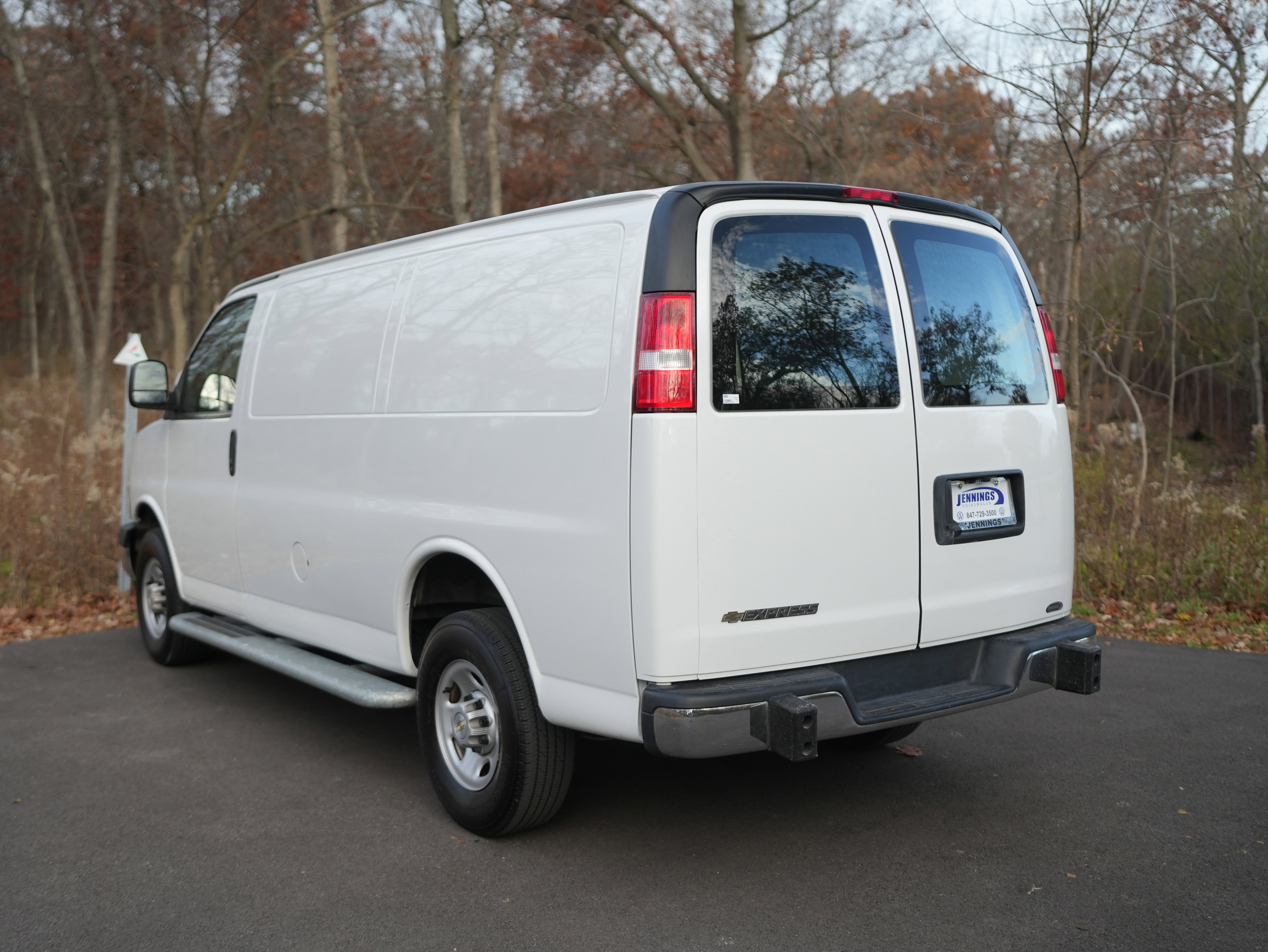Used 2023 Chevrolet Express 2500 w/ Driver Convenience Package image 5