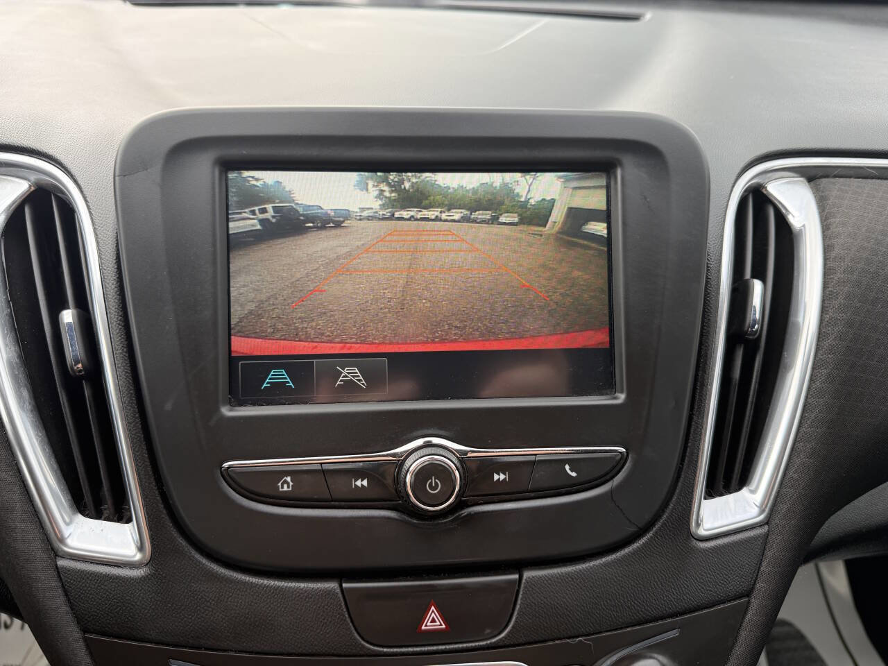 Used 2016 Chevrolet Malibu LT image 11