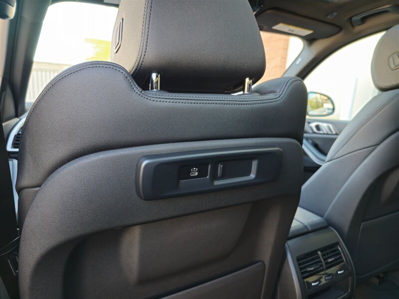 Used 2019 BMW X5 xDrive40i AWD/4WD image 31