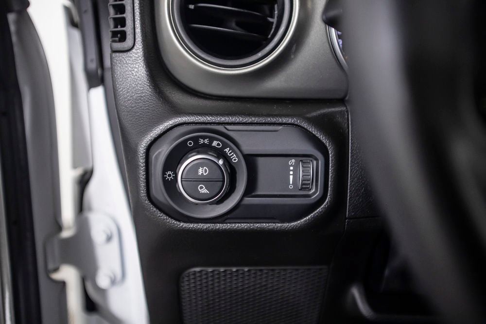 Used 2023 Jeep Gladiator Sport AWD/4WD image 34