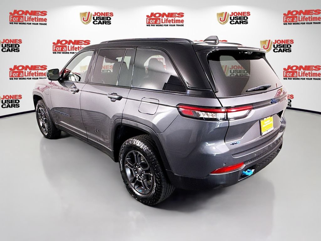 Used 2024 Jeep Grand Cherokee Trailhawk w/ Luxury Tech Group III AWD/4WD image 2