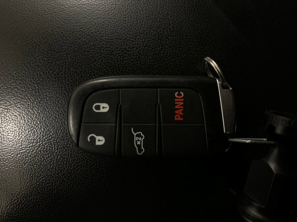 Used 2019 Dodge Durango SXT AWD/4WD image 16