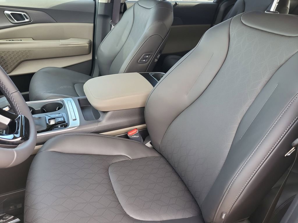 New 2026 Kia Carnival EX image 9