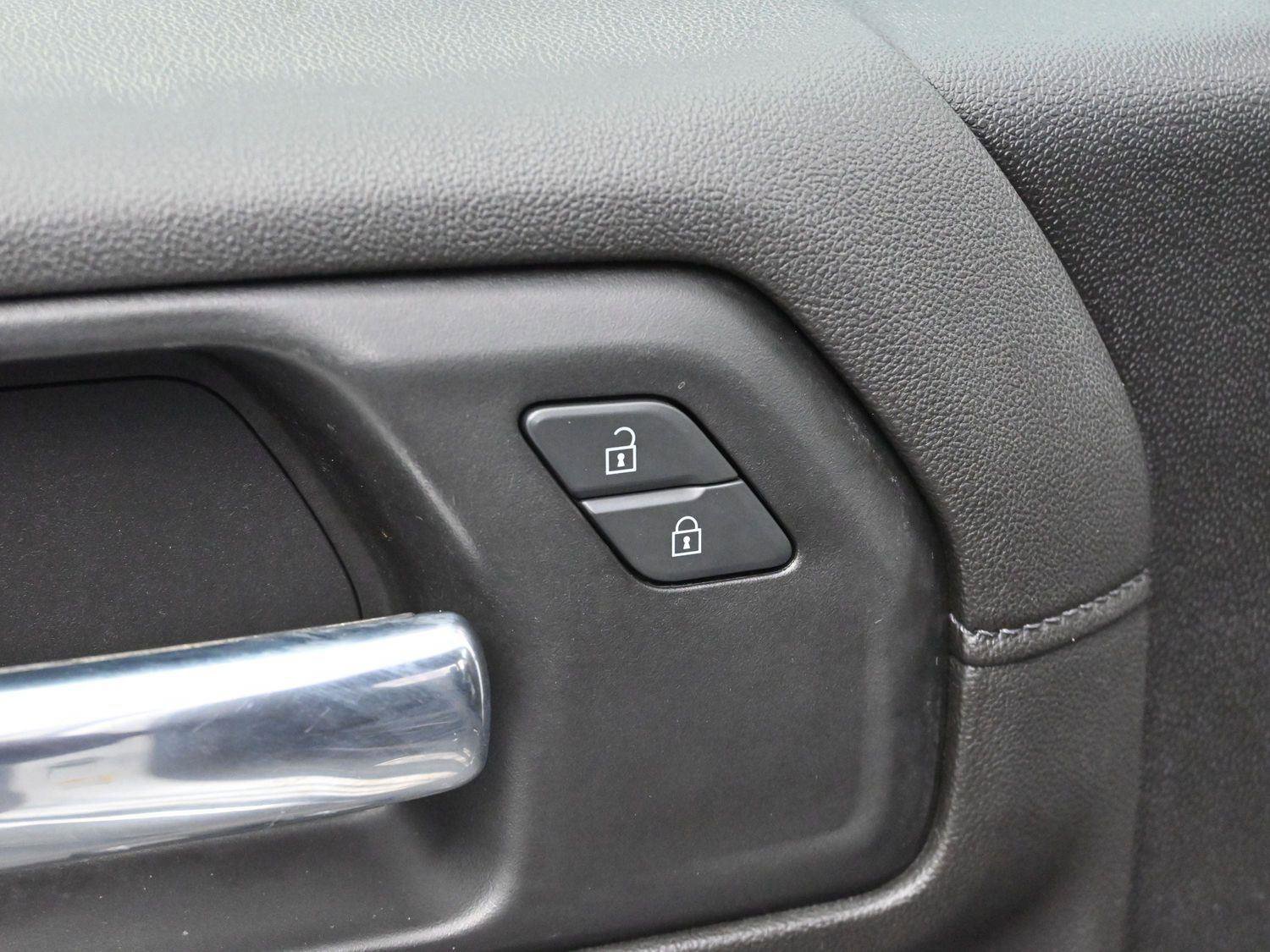 Used 2023 Chevrolet Silverado 2500 LT w/ Convenience Package image 10