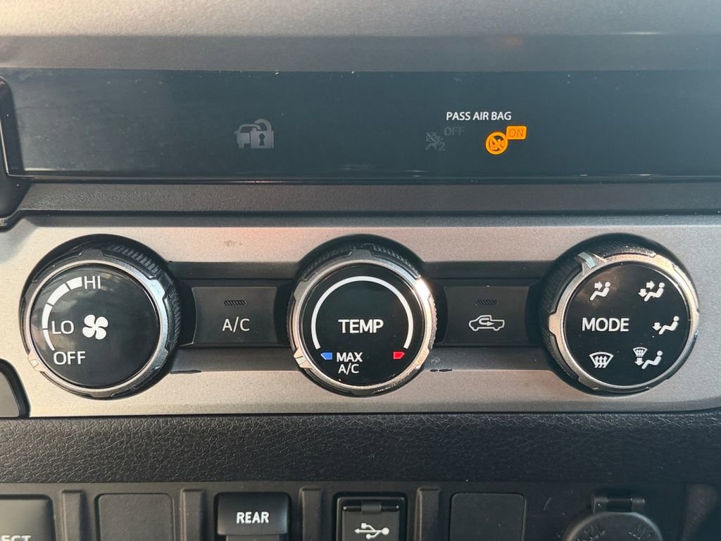 Used 2018 Toyota Tacoma SR5 image 28