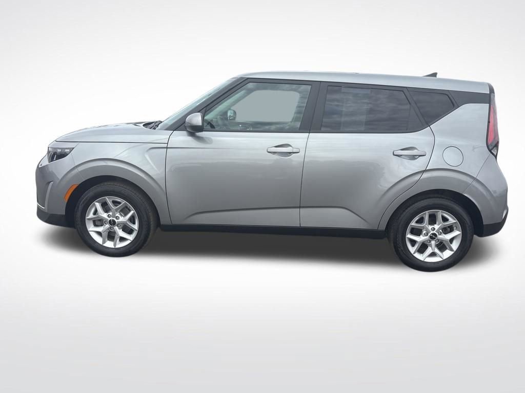 Used 2025 Kia Soul LX w/ LX Technology Package image 6