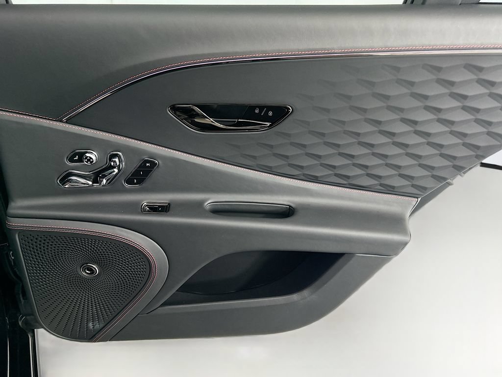 Used 2026 Bentley Flying Spur Plug-In Hybrid AWD/4WD image 26