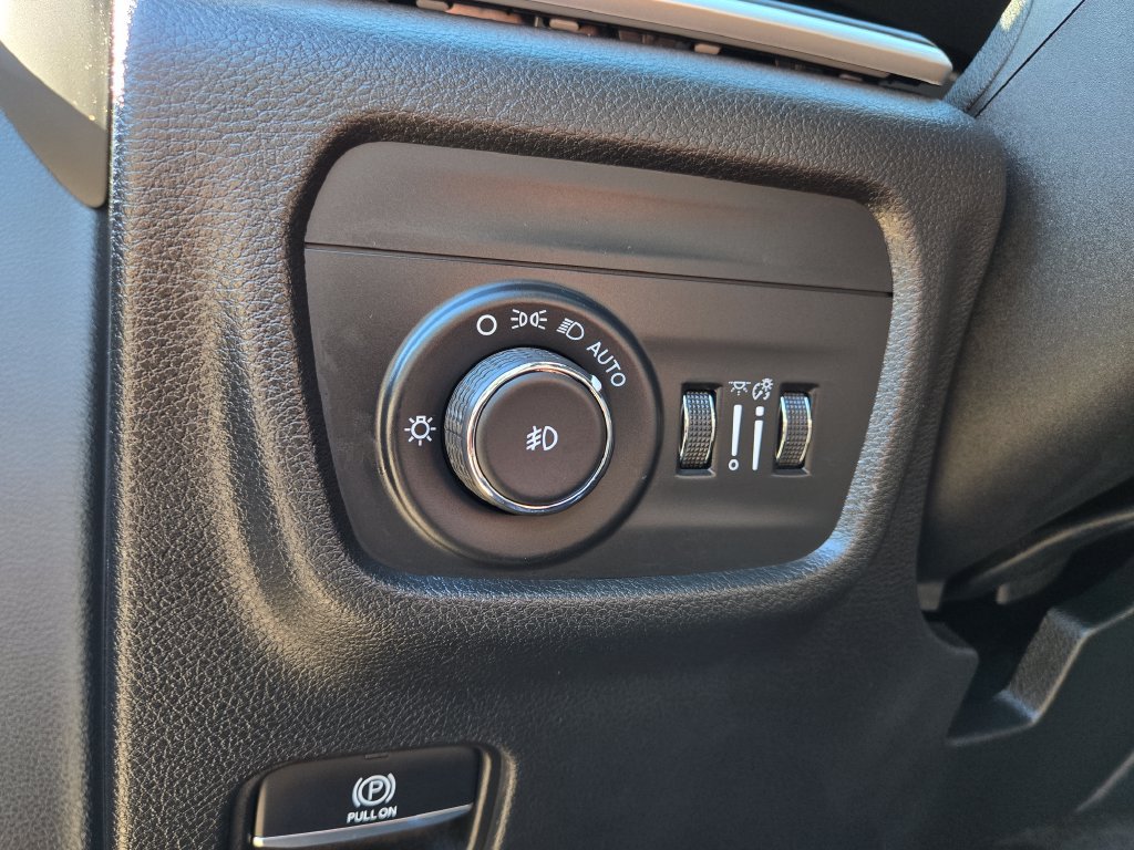 Used 2022 Jeep Grand Cherokee L Limited AWD/4WD image 21