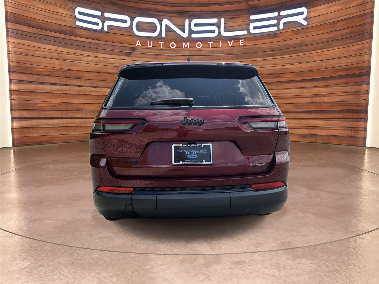 Used 2023 Jeep Grand Cherokee L Laredo AWD/4WD image 6