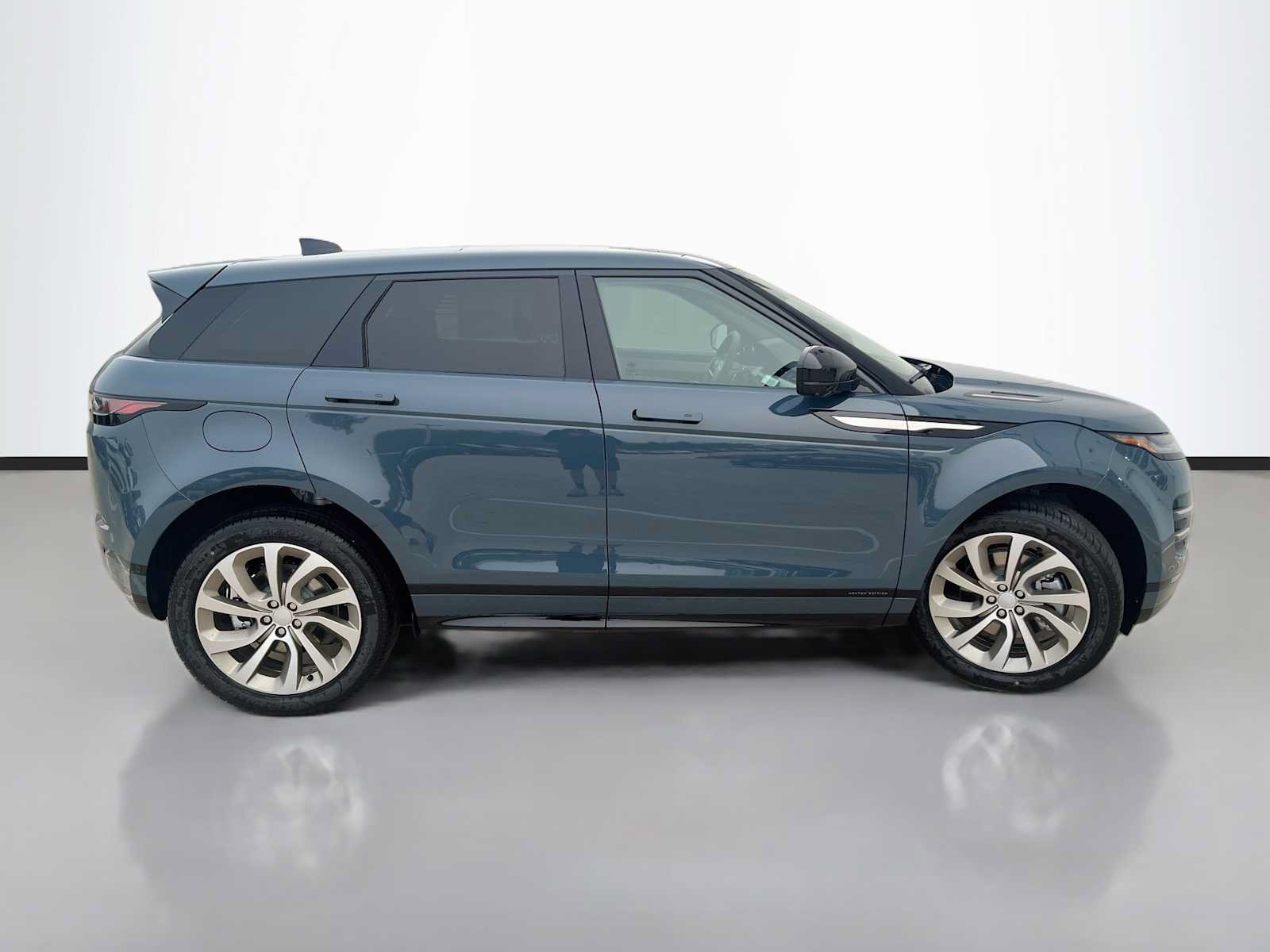 New 2026 Land Rover Range Rover Evoque Hoxton AWD/4WD image 7