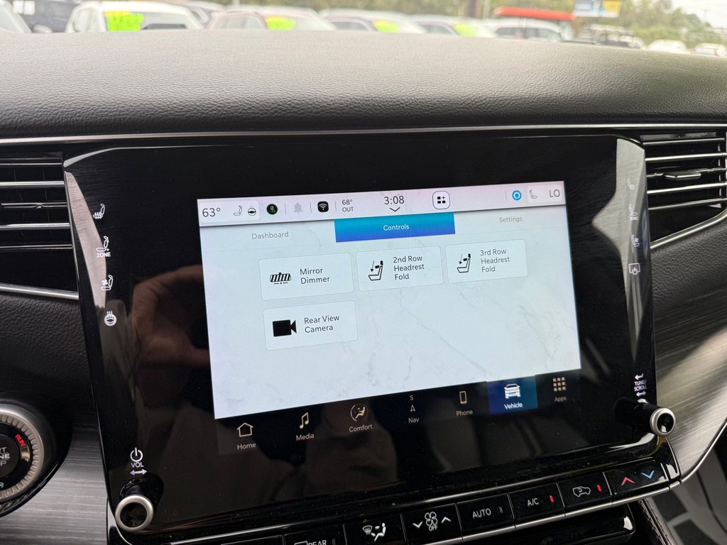 Used 2024 Jeep Wagoneer L Series II w/ Flexible Seating Group image 21