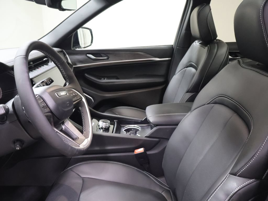 New 2026 Jeep Grand Cherokee Limited AWD/4WD image 9