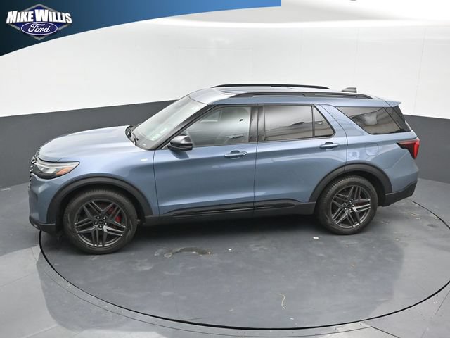 Used 2025 Ford Explorer ST-Line w/ Premium Package RWD image 12