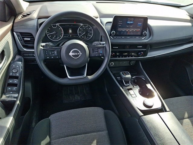 Used 2023 Nissan Rogue SV image 11