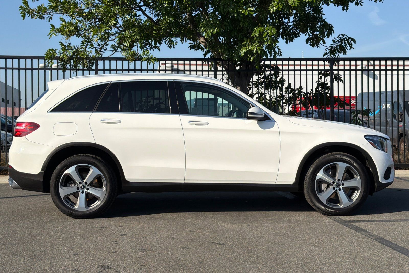 Used 2019 Mercedes-Benz GLC 300 image 3