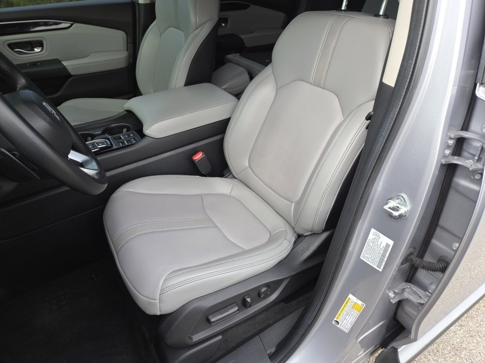 Used 2025 Honda Pilot EX-L image 25