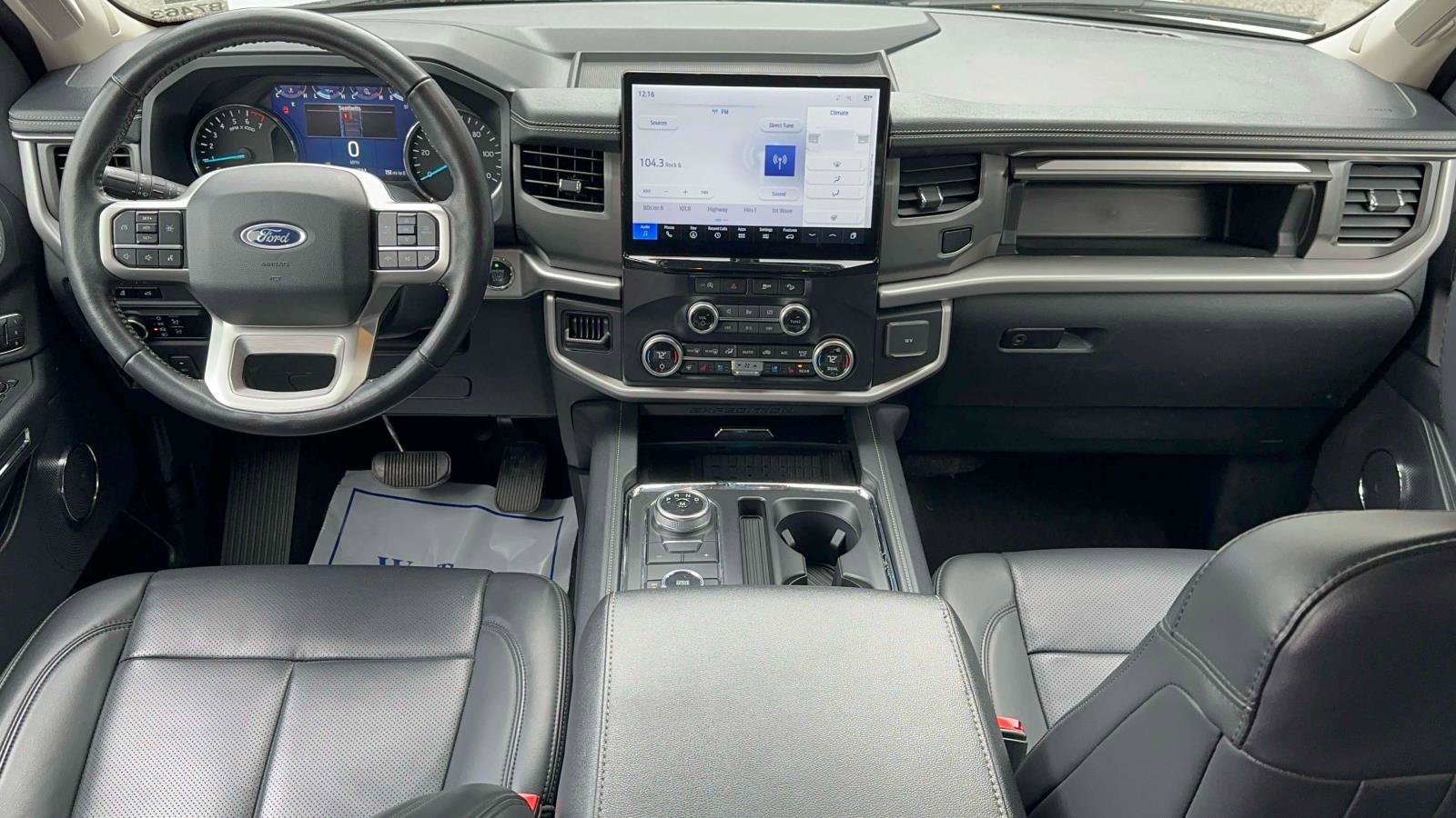 Used 2024 Ford Expedition XLT image 12