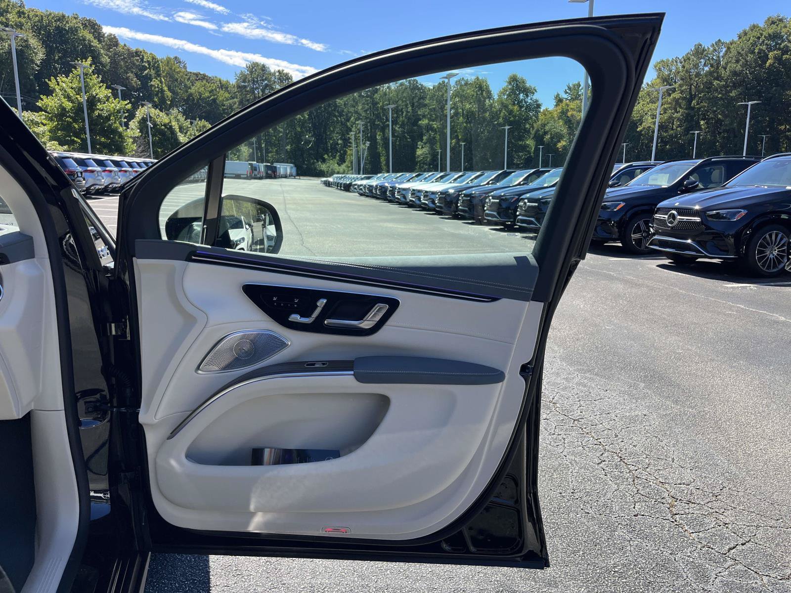 New 2027 Mercedes-Benz EQS 400 4MATIC SUV image 47