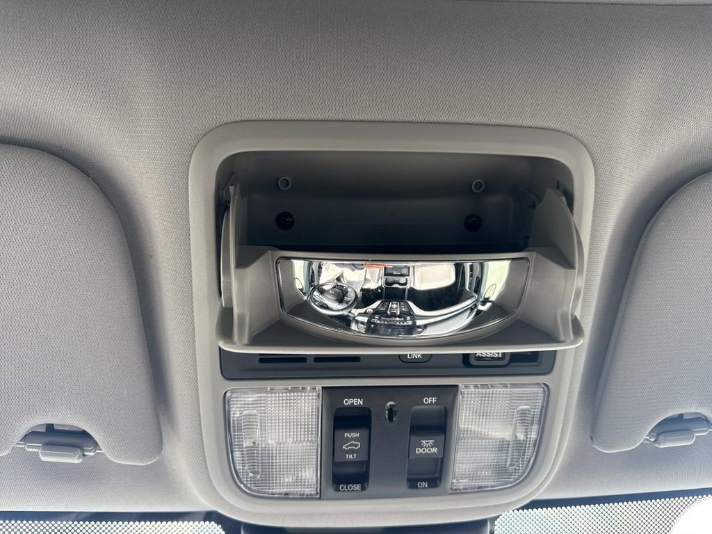 Used 2022 Honda Odyssey Elite image 27