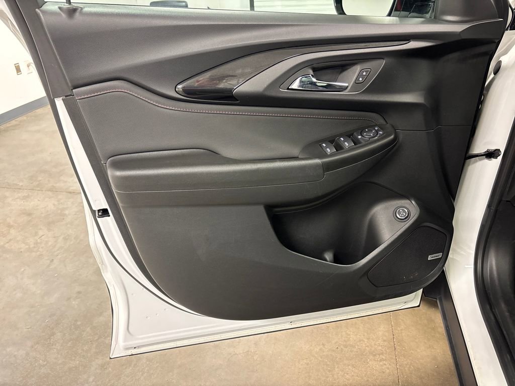 Certified 2022 Chevrolet TrailBlazer RS w/ Sun and Liftgate Package image 21