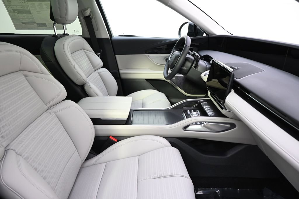 New 2026 Lincoln Nautilus Reserve image 16