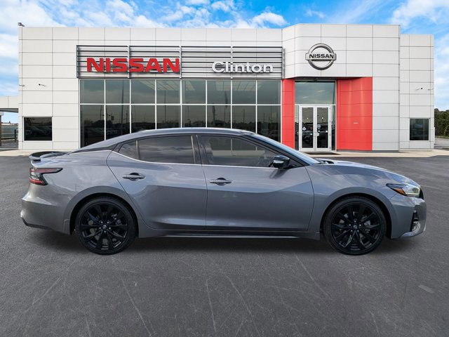 Certified 2023 Nissan Maxima SR w/ Sport Mat Group FWD image 2
