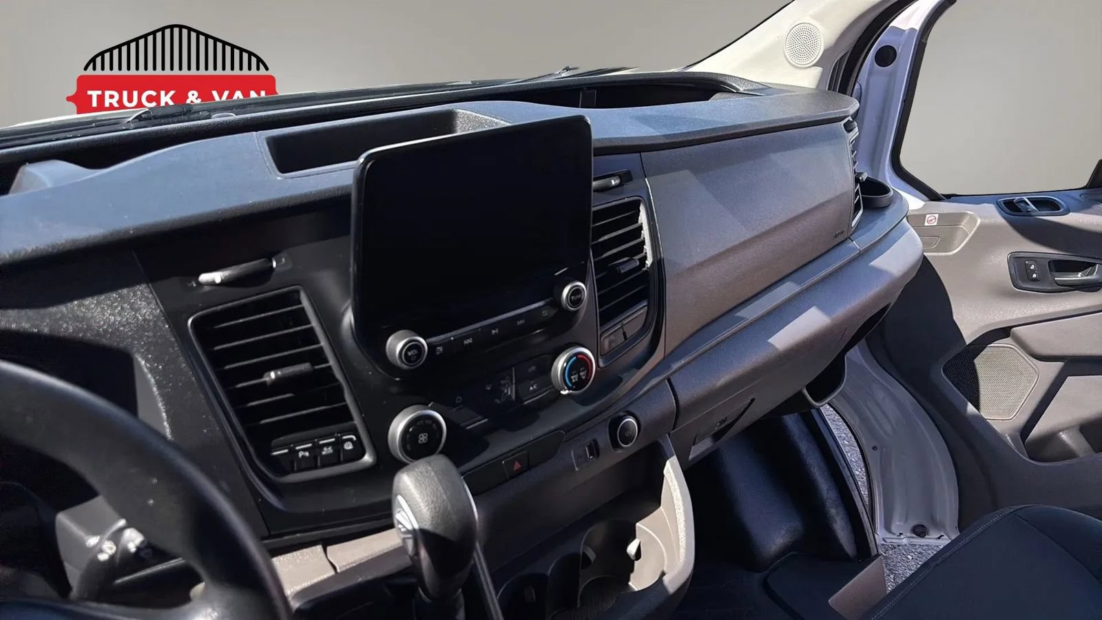 Used 2020 Ford Transit 250 Medium Roof RWD image 11