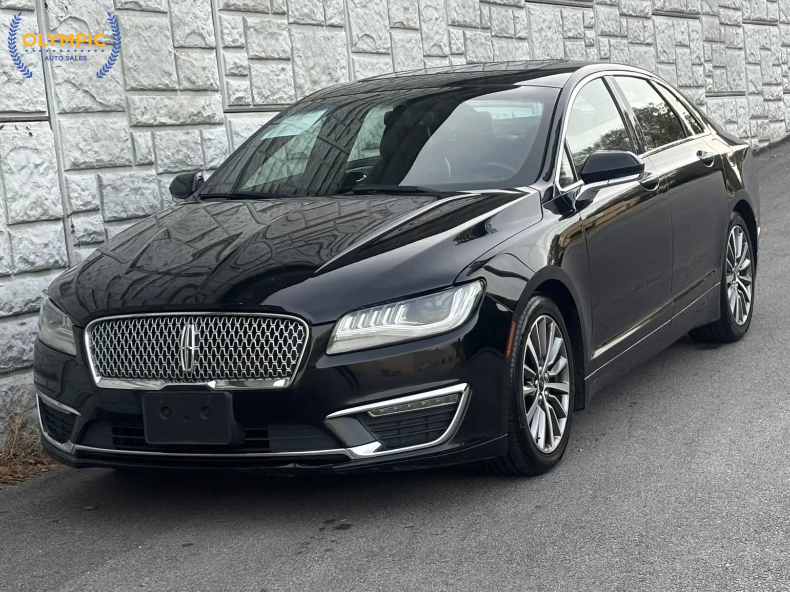 Used 2017 Lincoln MKZ Premiere image 1