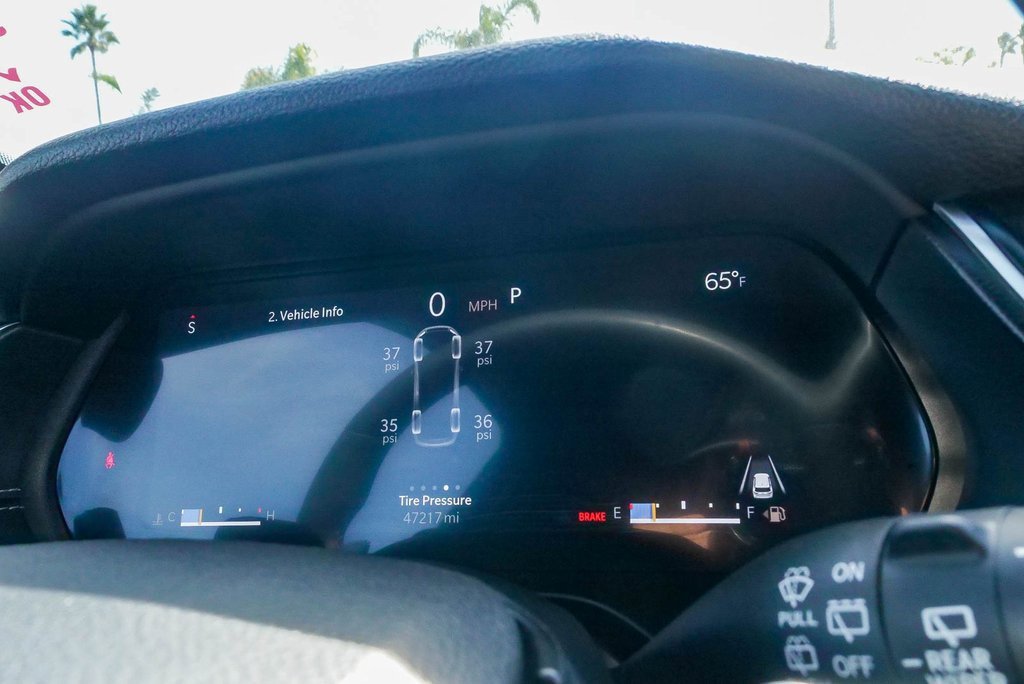 Used 2023 Jeep Grand Cherokee L Laredo image 23