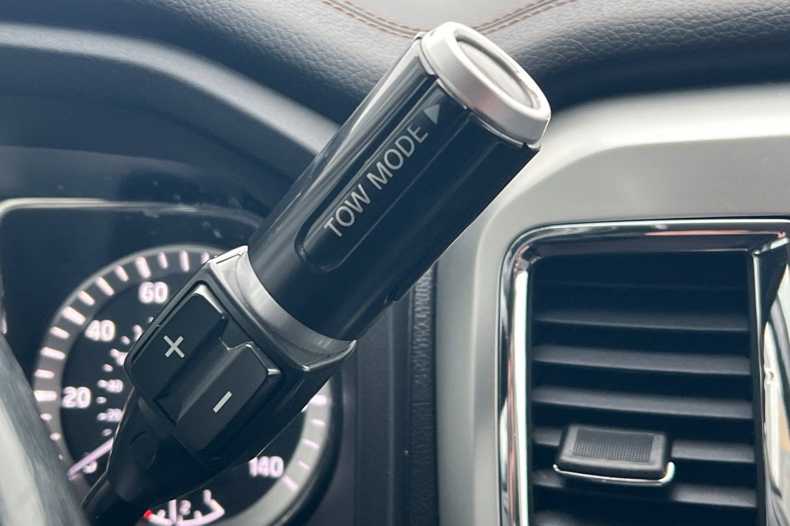 Used 2017 Nissan Titan SL image 21