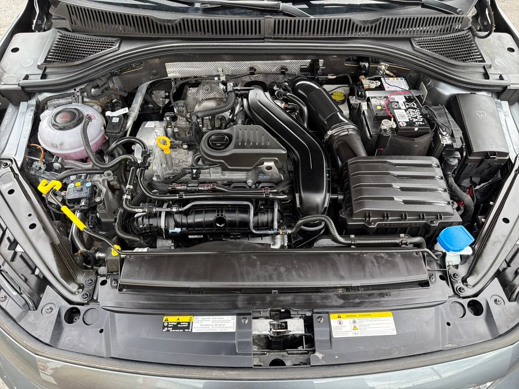 Used 2025 Volkswagen Jetta SE w/ Sunroof Package FWD image 26